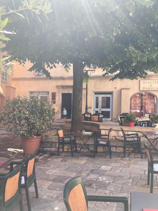 Grasse : Centre Ville Superbe Appartement 2 Chambres المظهر الخارجي الصورة