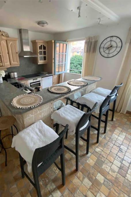 Grasse : Centre Ville Superbe Appartement 2 Chambres المظهر الخارجي الصورة